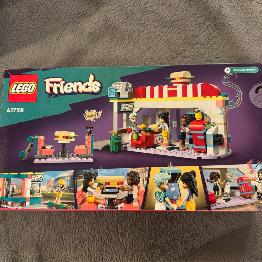 Lego Red and Green Building Set with Blocks